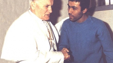Joan Pau II perdonant Ali Agca